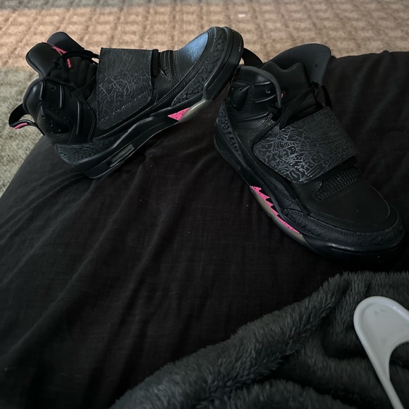 Shoes - Picture 2 of 2